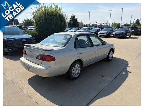 Used 2001 Toyota Corolla LE FWD image 5