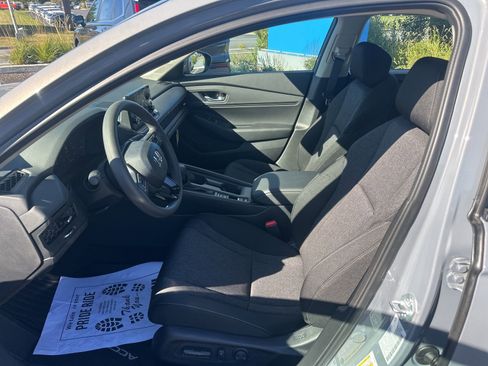New 2025 Honda Accord SE image 6