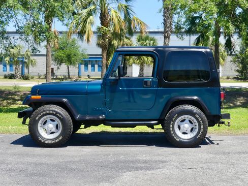 Used 1995 Jeep Wrangler Rio Grande AWD/4WD image 12