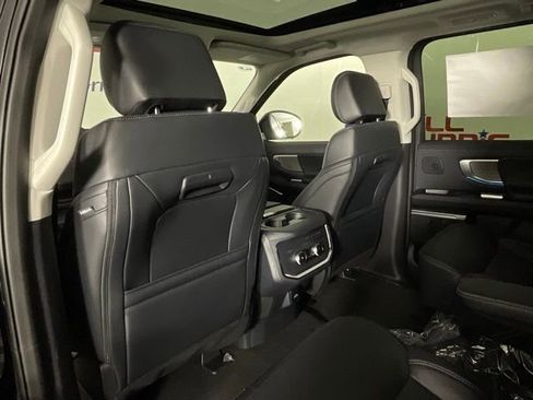 New 2025 Ford Expedition Max Platinum w/ Driver's Package image 15