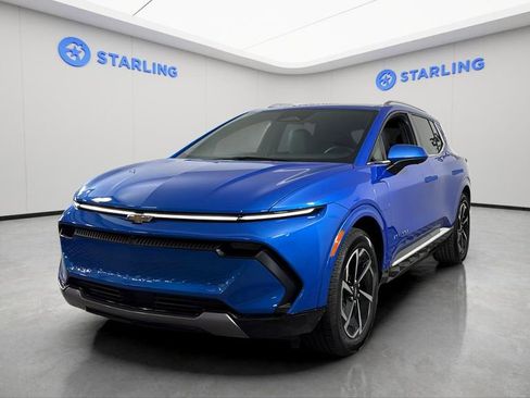 Used 2025 Chevrolet Equinox EV LT w/ Convenience Package image 16