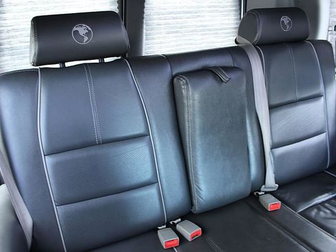 Used 2018 Chevrolet Express 2500 Extended w/ Enhanced Convenience Package image 15