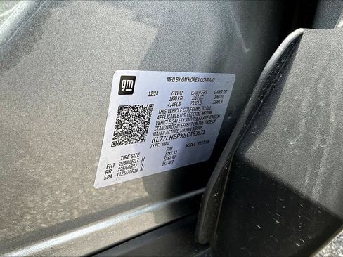 Used 2025 Chevrolet Trax LT FWD image 19
