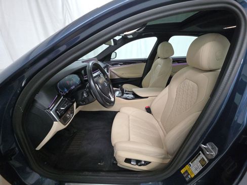 Used 2023 BMW 530e xDrive w/ Convenience Package AWD/4WD image 7