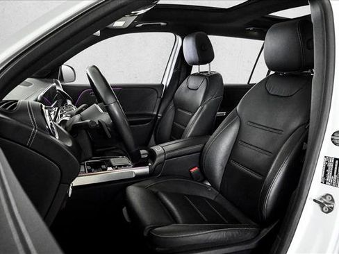 Certified 2023 Mercedes-Benz GLB 250 4MATIC image 18