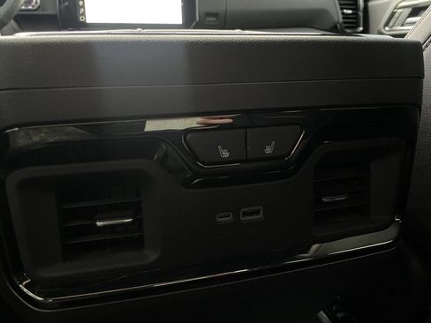 Used 2024 GMC Sierra 1500 AT4 w/ Technology Package image 28