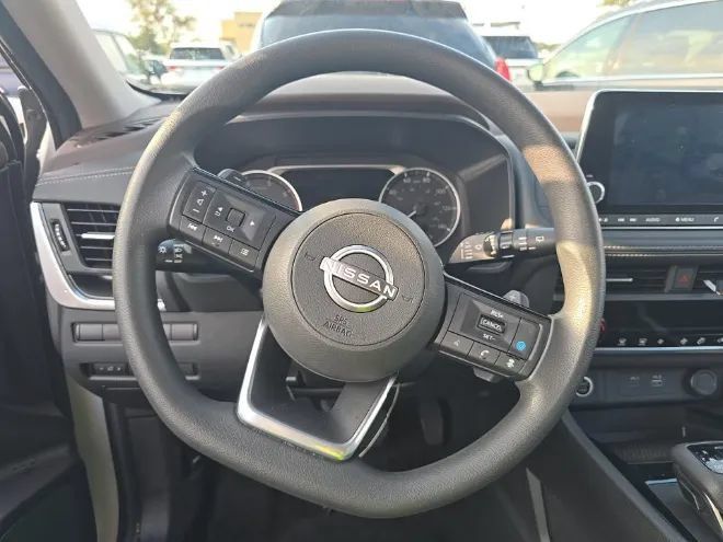 Used 2023 Nissan Rogue SV AWD/4WD image 8