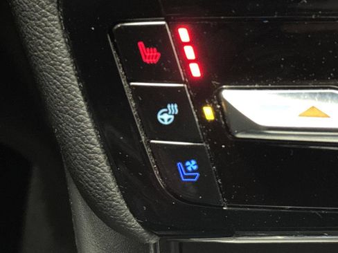 Used 2023 Ford Explorer Limited image 8