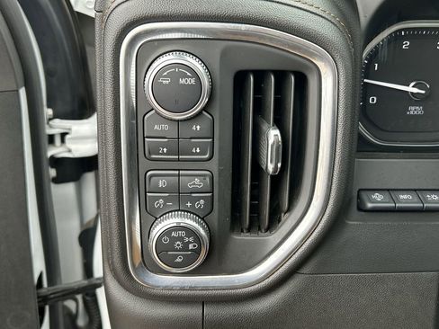 Used 2021 GMC Sierra 2500 AT4 w/ AT4 Premium Plus Package AWD/4WD image 18