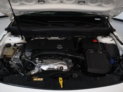 Used 2022 Mercedes-Benz GLB 250 4MATIC w/ Premium Package Lite image 36