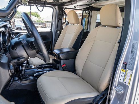 Used 2018 Jeep Wrangler Unlimited Sport S AWD/4WD image 15