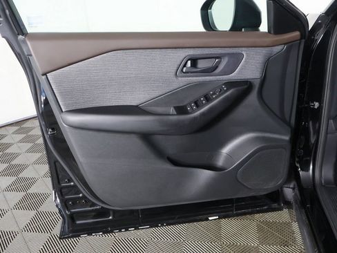 Used 2023 Nissan Rogue S AWD/4WD image 17