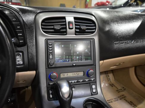 Used 2007 Chevrolet Corvette Convertible w/ Preferred Equipment Group image 30