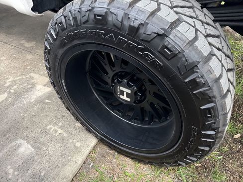 Used 2019 Ford F350 Platinum w/ Platinum Ultimate Package image 4