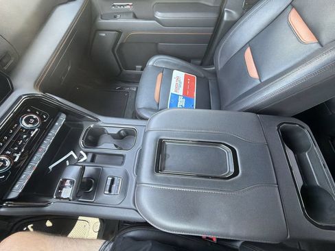 Used 2022 GMC Sierra 1500 AT4 w/ AT4 Premium Package AWD/4WD image 18