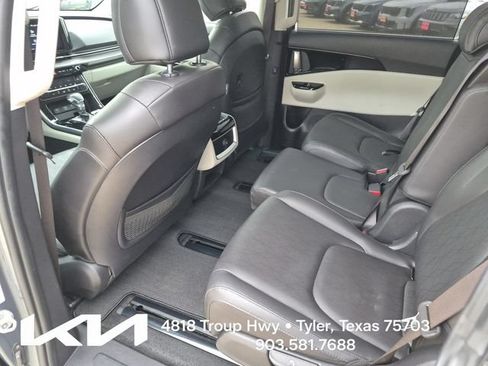 Certified 2024 Kia Carnival EX FWD image 27