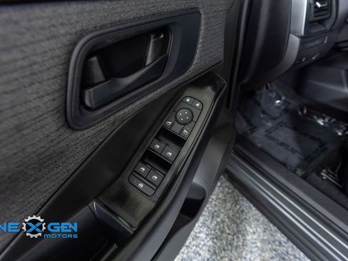 Used 2023 Nissan Rogue S AWD/4WD image 12
