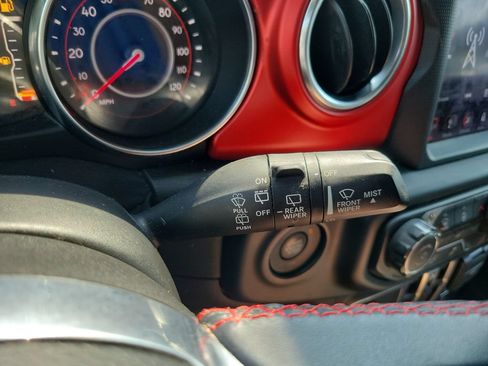 Used 2019 Jeep Wrangler Unlimited Rubicon AWD/4WD image 16