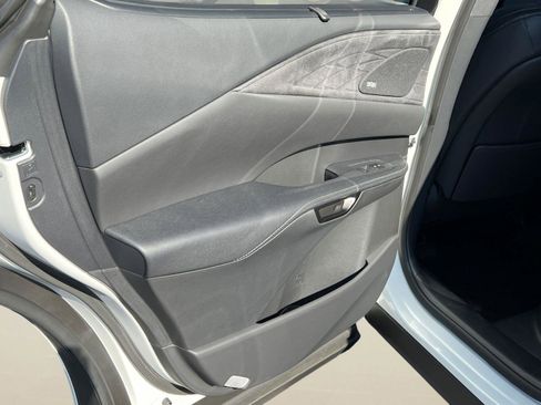 New 2026 Lexus RX 450h AWD image 16