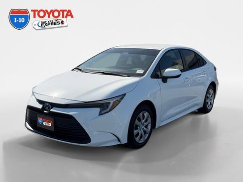 Certified 2025 Toyota Corolla LE FWD image 1