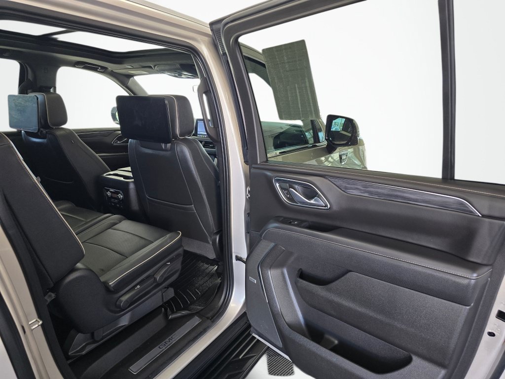 Used 2021 GMC Yukon XL SLT w/ SLT Premium Package AWD/4WD image 40
