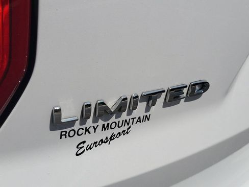 Used 2017 Ford Explorer Limited w/ Equipment Group 301A AWD/4WD image 15