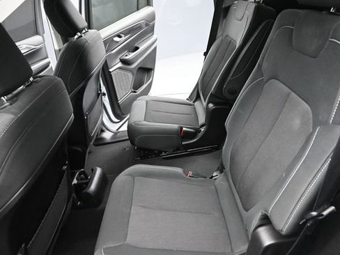 Used 2023 Jeep Grand Cherokee L Laredo RWD image 15