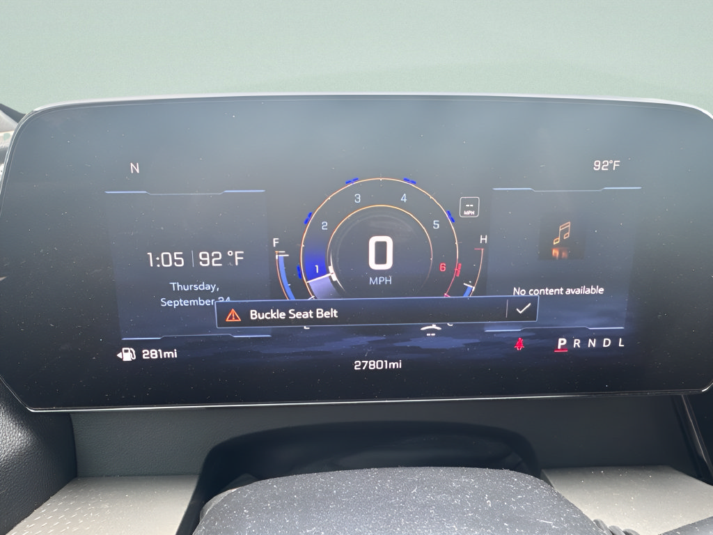Used 2025 Chevrolet Traverse LT w/ Driver Confidence Package FWD image 2