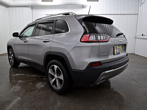 Used 2019 Jeep Cherokee Limited image 28
