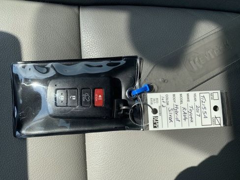 Used 2017 Toyota RAV4 Limited AWD/4WD image 37