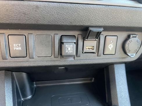 Used 2023 Toyota Tacoma TRD Sport AWD/4WD image 28