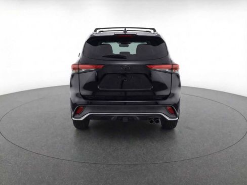 Used 2022 Toyota Highlander XSE image 7