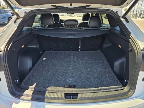 Certified 2023 Volkswagen Atlas Cross Sport SE w/ Panoramic Sunroof Package AWD/4WD image 29