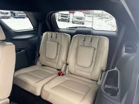 Used 2018 Ford Explorer XLT w/ Equipment Group 202A image 13