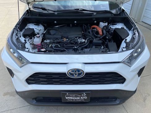 Used 2022 Toyota RAV4 LE AWD/4WD image 24