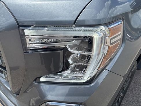 Used 2021 GMC Sierra 1500 AT4 w/ Technology Package AWD/4WD image 8