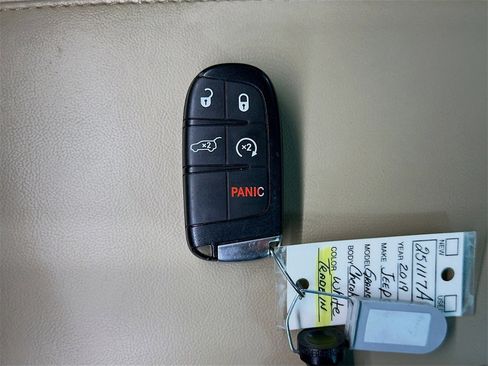 Used 2019 Jeep Grand Cherokee Limited w/ Trailer Tow Group IV image 35