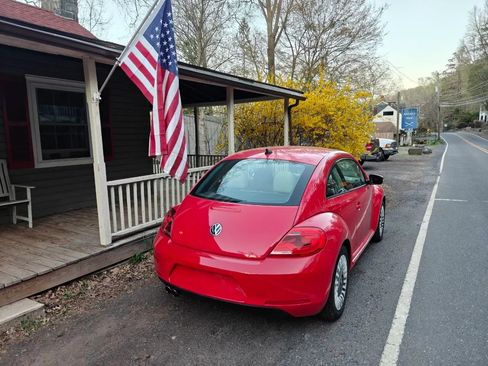 Used 2015 Volkswagen Beetle 1.8T image 2