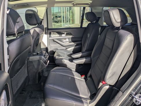 Used 2024 Mercedes-Benz GLS 450 4MATIC image 28