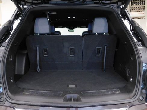 Used 2024 Buick Enclave Essence image 82