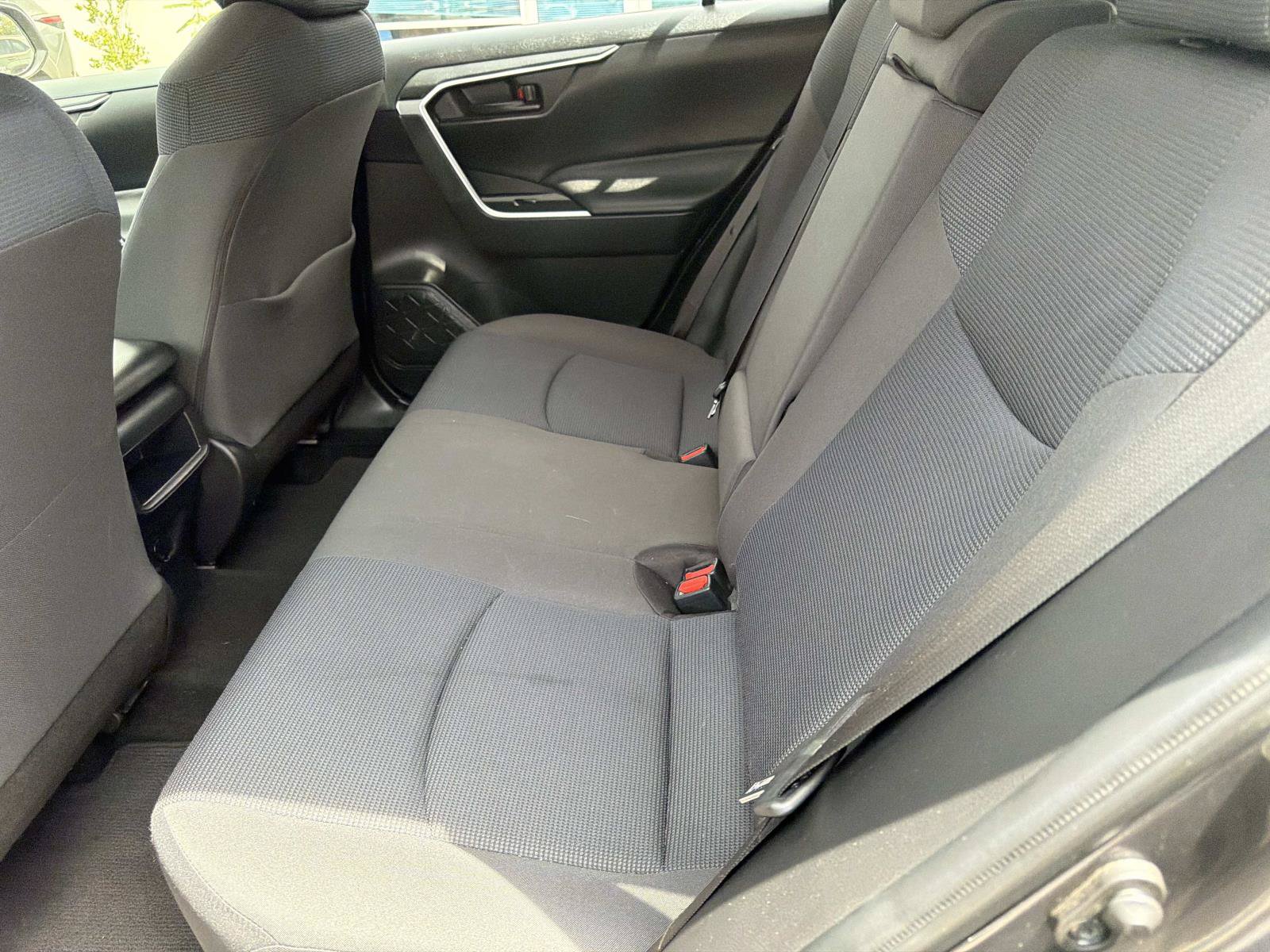 Used 2019 Toyota RAV4 LE w/ Carpet Mat Package FWD image 11