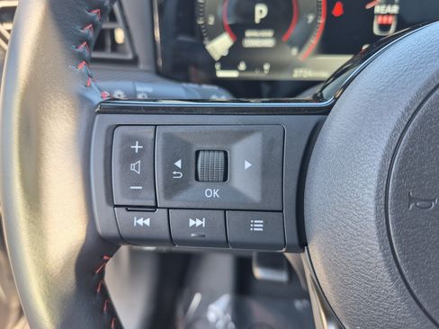 Certified 2025 Nissan Kicks SR FWD image 31