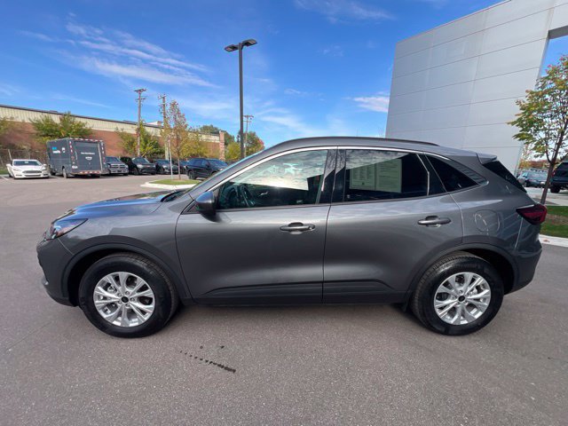 Used 2024 Ford Escape Active w/ Tech Pack #2 AWD/4WD image 8