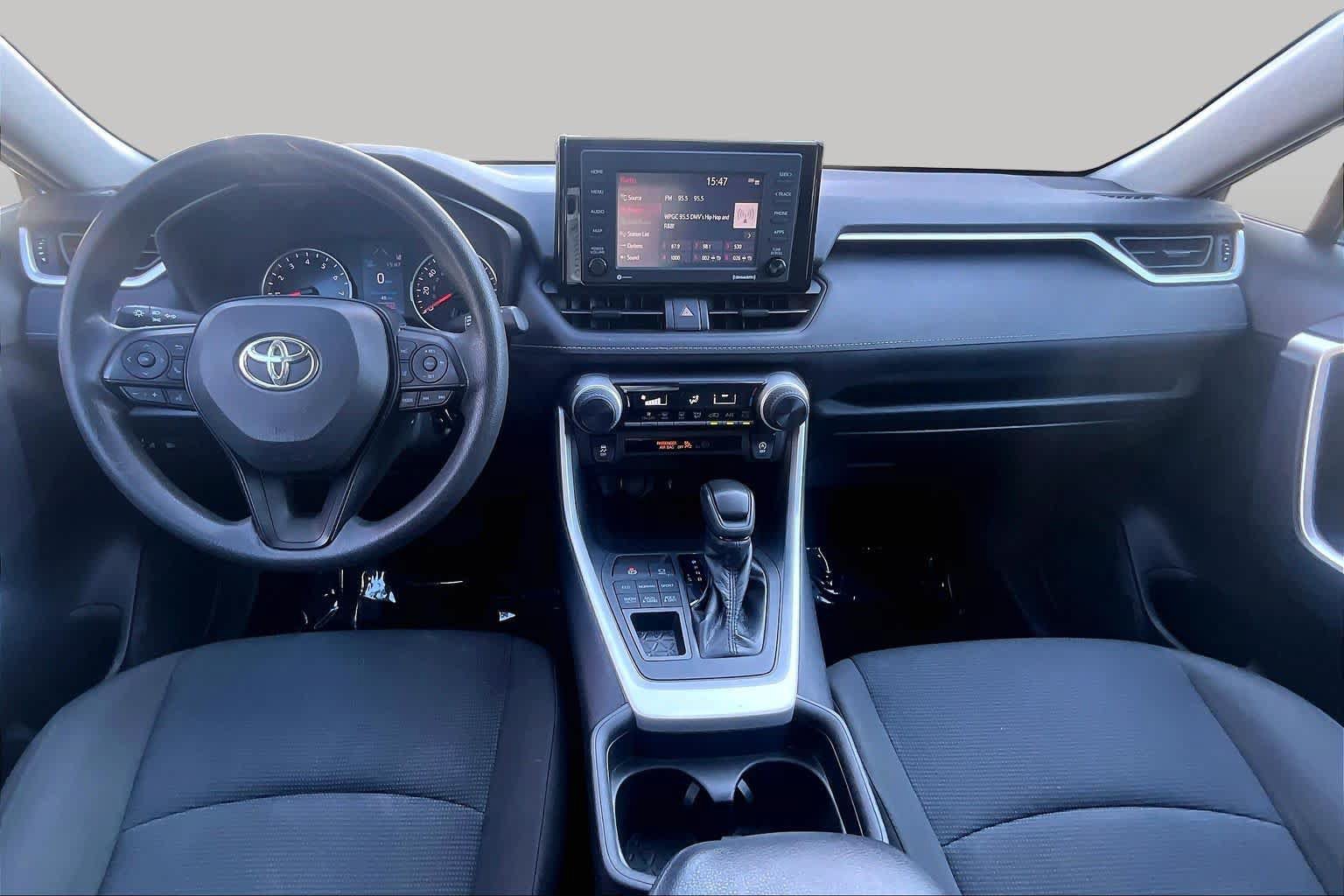 Used 2020 Toyota RAV4 LE w/ Carpet Mat Package AWD/4WD image 15