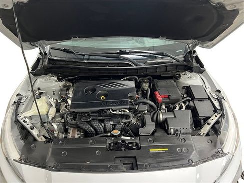 Used 2020 Nissan Altima 2.5 SR w/ Premium Package image 16