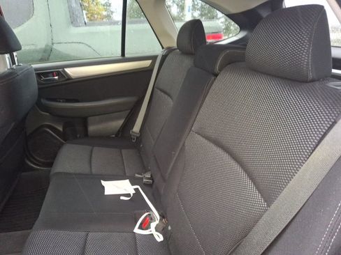 Used 2016 Subaru Outback 2.5i Premium image 10