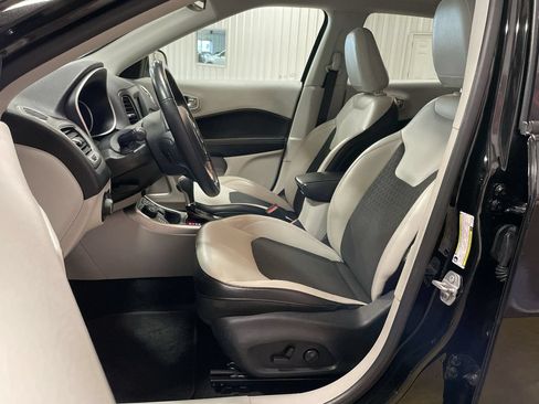 Used 2018 Jeep Compass Latitude w/ Popular Equipment Group AWD/4WD image 14