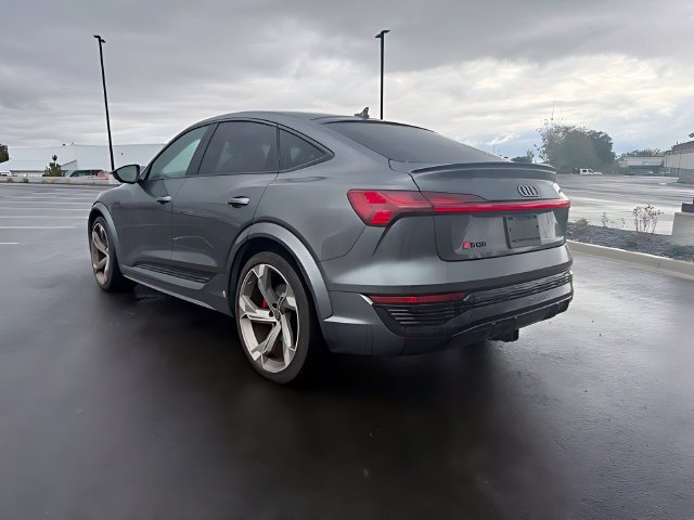 Used 2024 Audi SQ8 e-tron Premium Plus w/ Black Optic Package AWD/4WD image 9