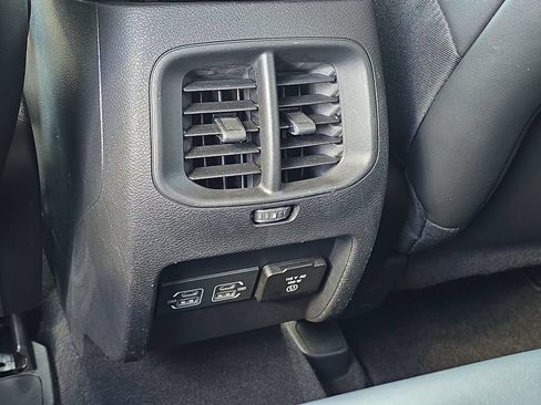 Used 2021 Jeep Cherokee Latitude Lux w/ Comfort/Convenience Group AWD/4WD image 33