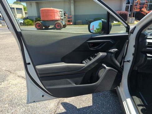 Used 2024 Subaru Crosstrek 2.0i AWD/4WD image 17